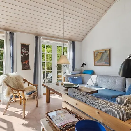 Holiday home Stunning In With Wifi Fur
