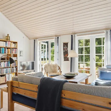 Holiday home Stunning In With Wifi Fur
